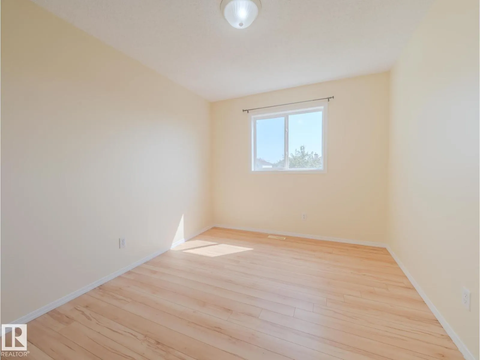 15013 135A ST NW