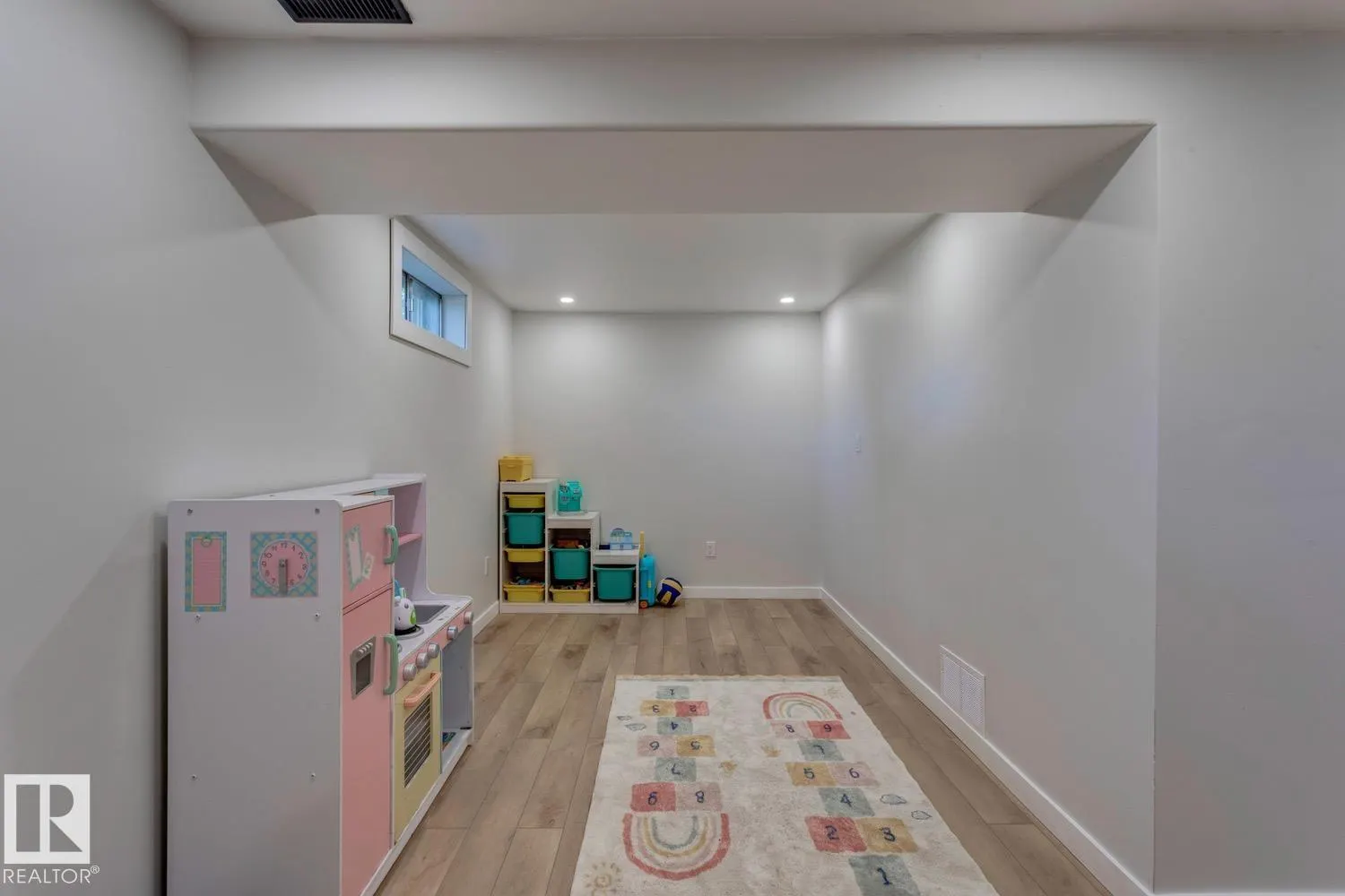 28 GREER CR