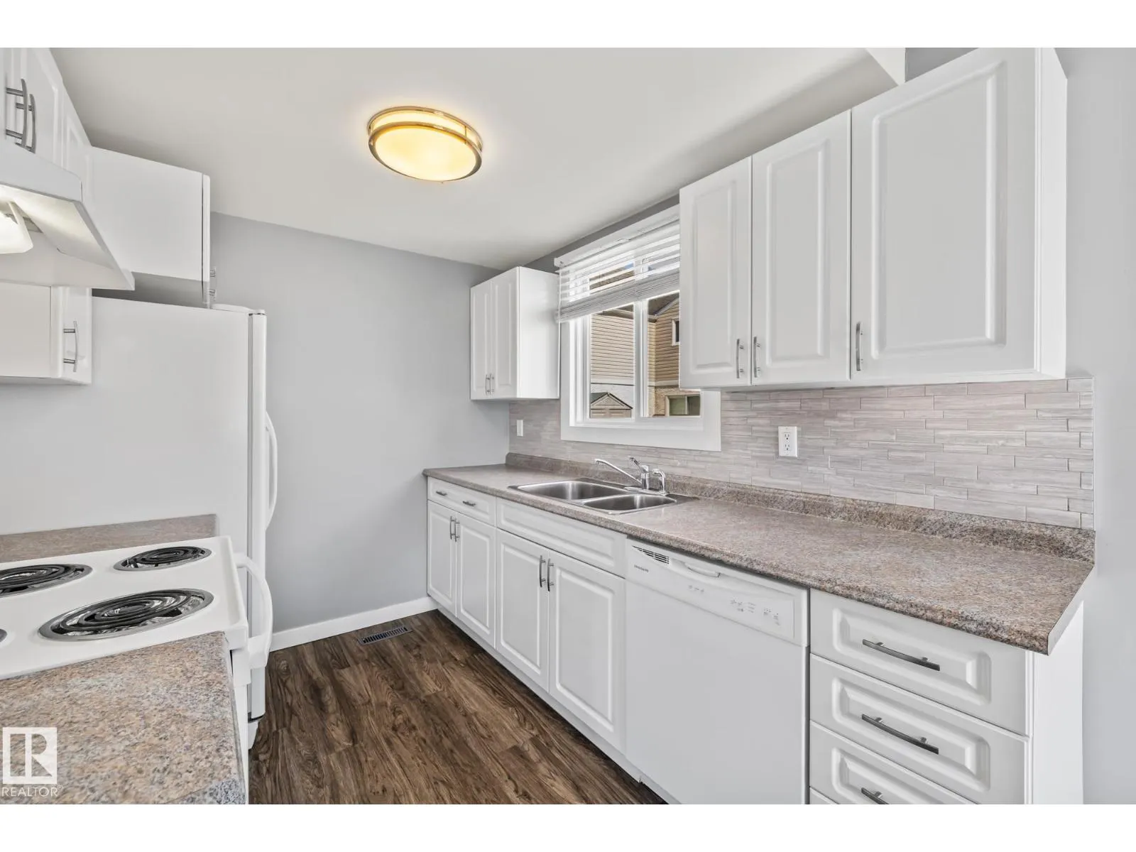 2B CLAREVIEW VG NW