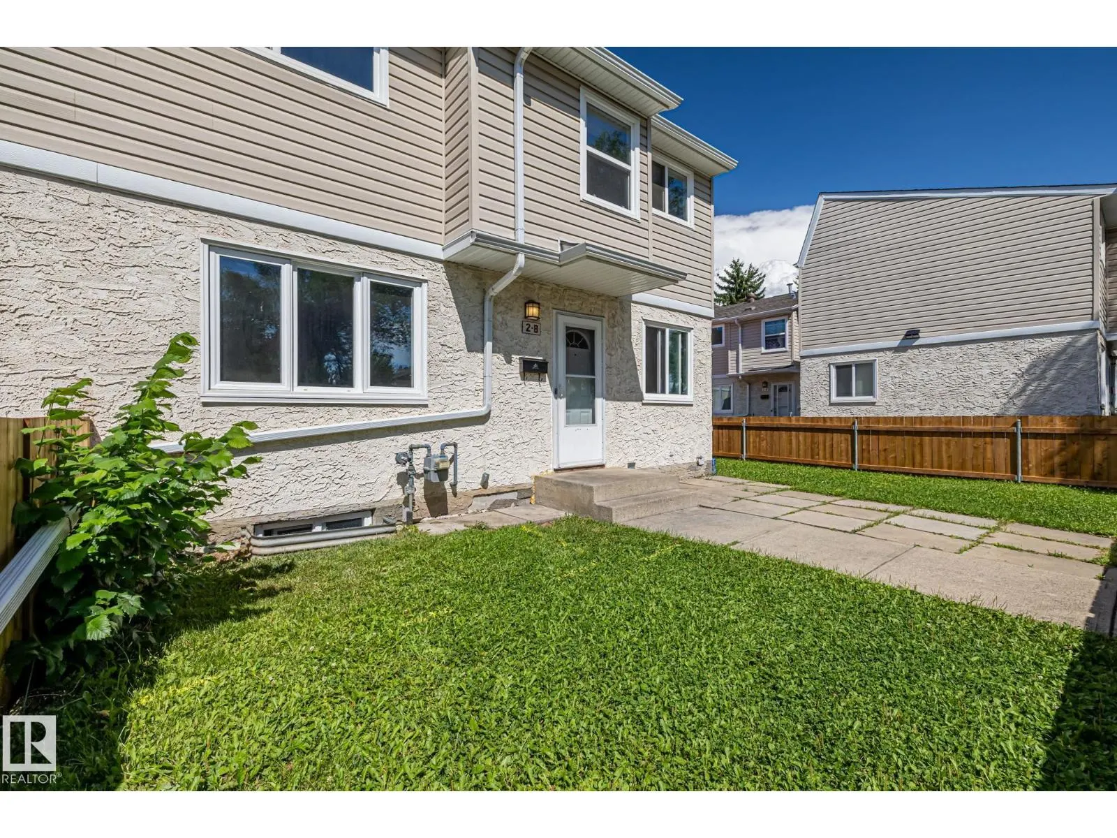 2B CLAREVIEW VG NW