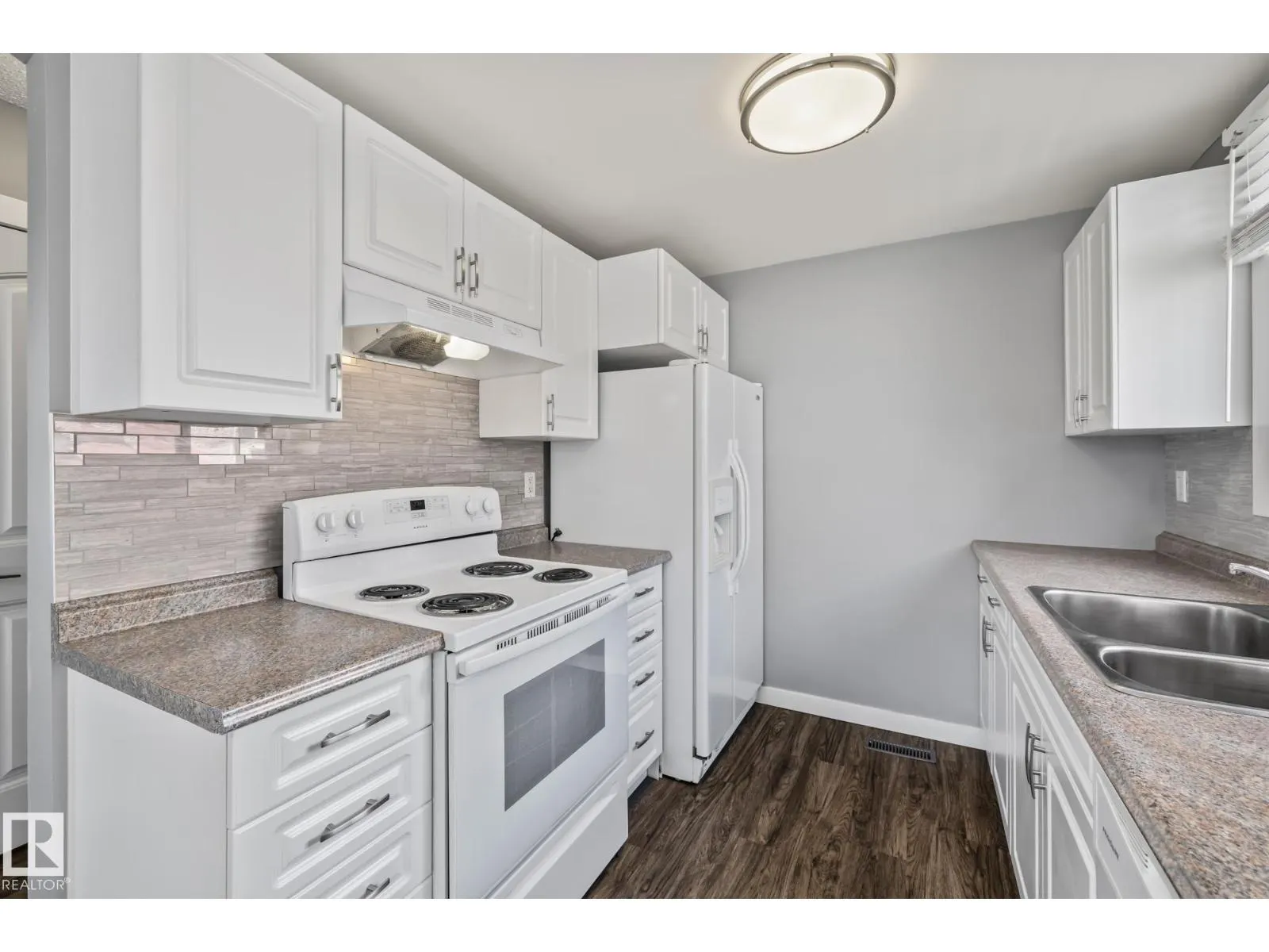 2B CLAREVIEW VG NW