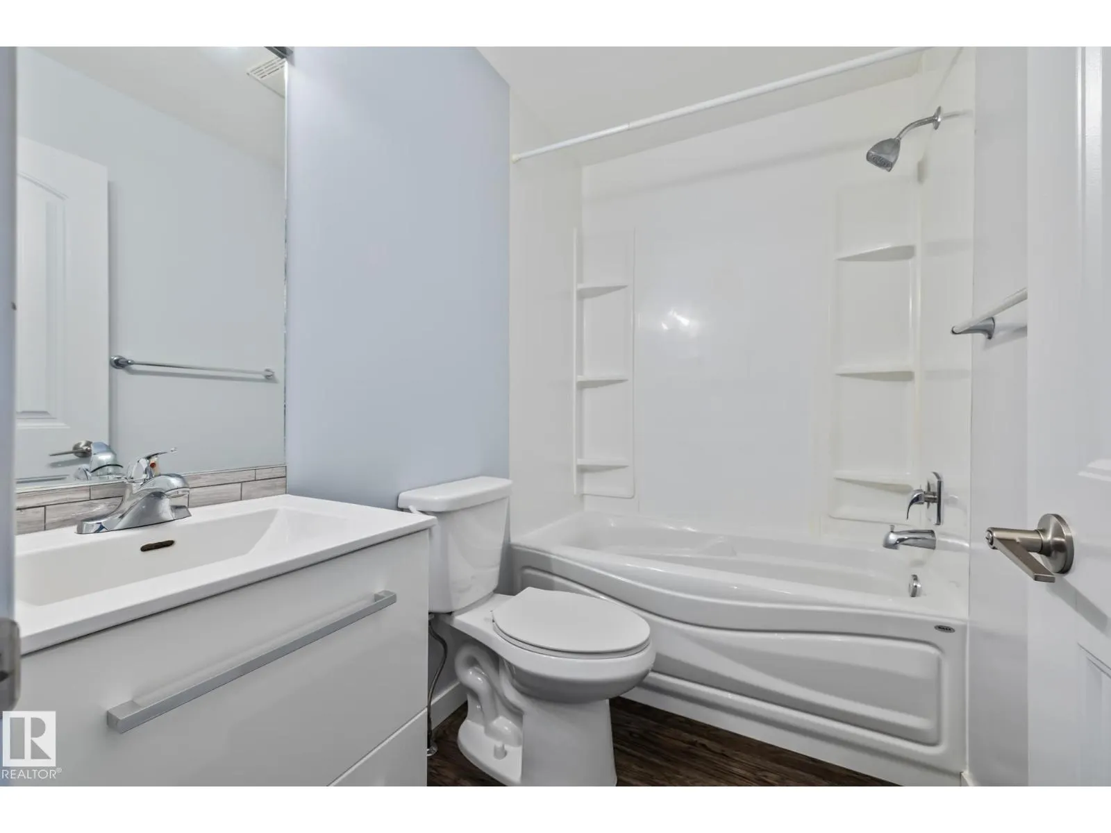 2B CLAREVIEW VG NW
