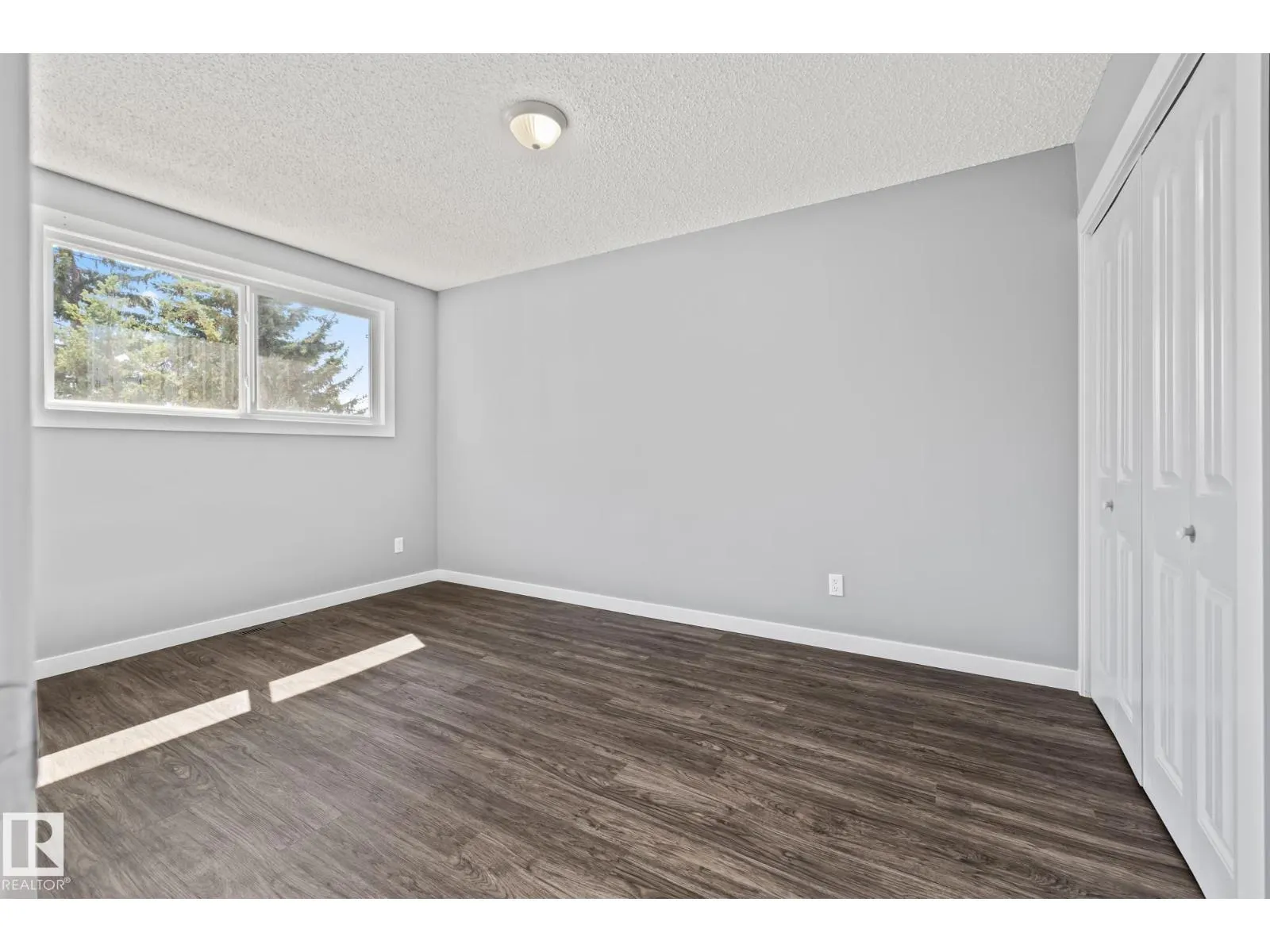 2B CLAREVIEW VG NW