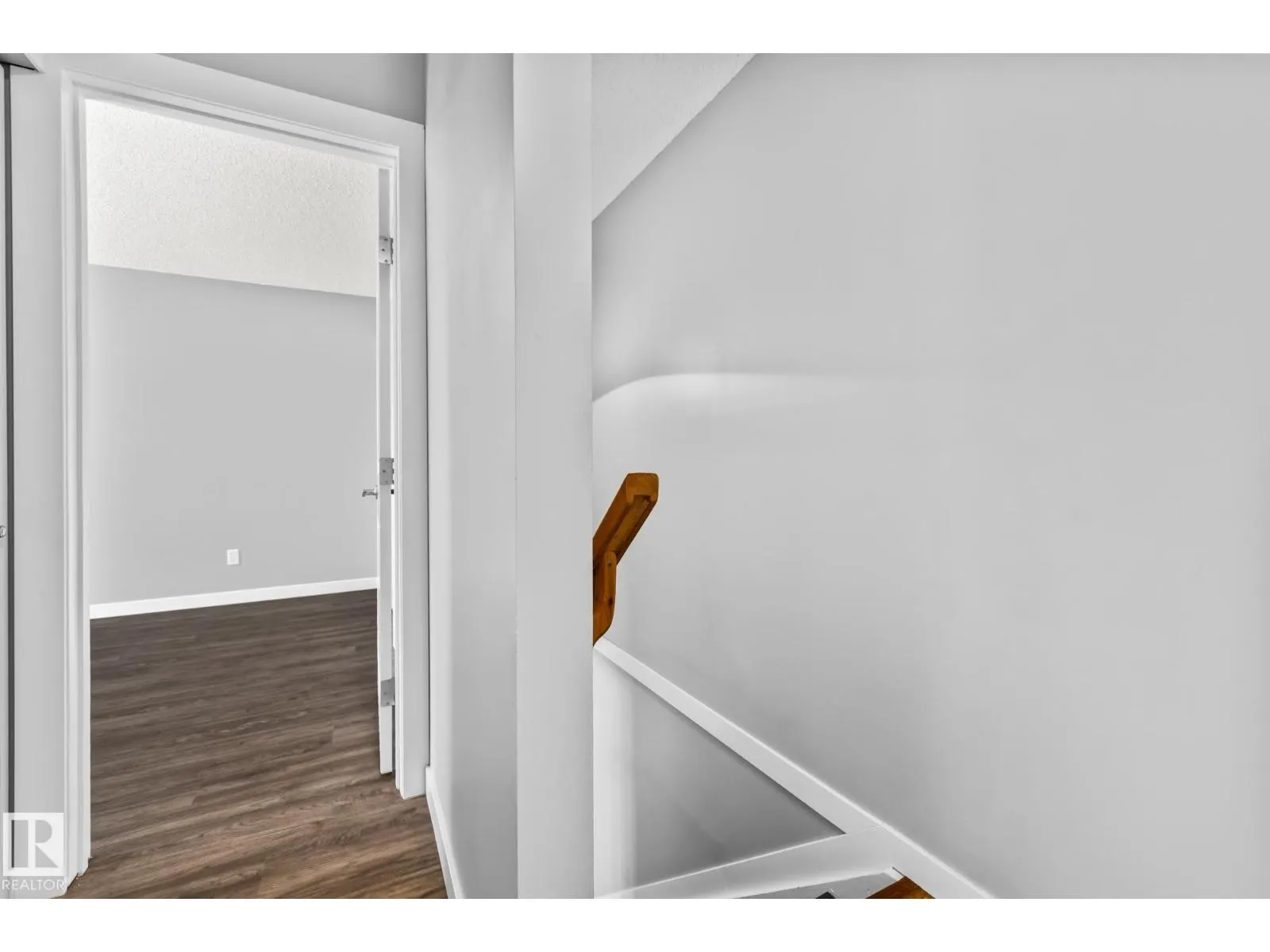 2B CLAREVIEW VG NW
