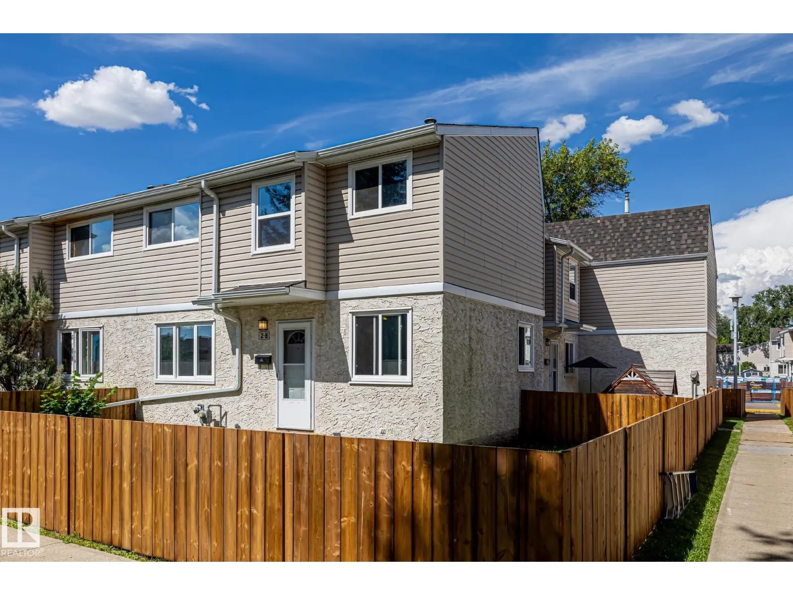 2B CLAREVIEW VG NW