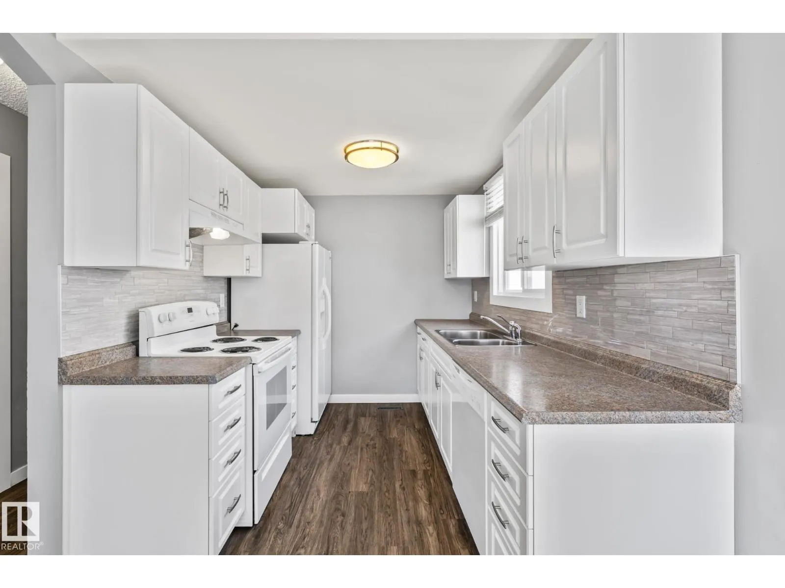 2B CLAREVIEW VG NW