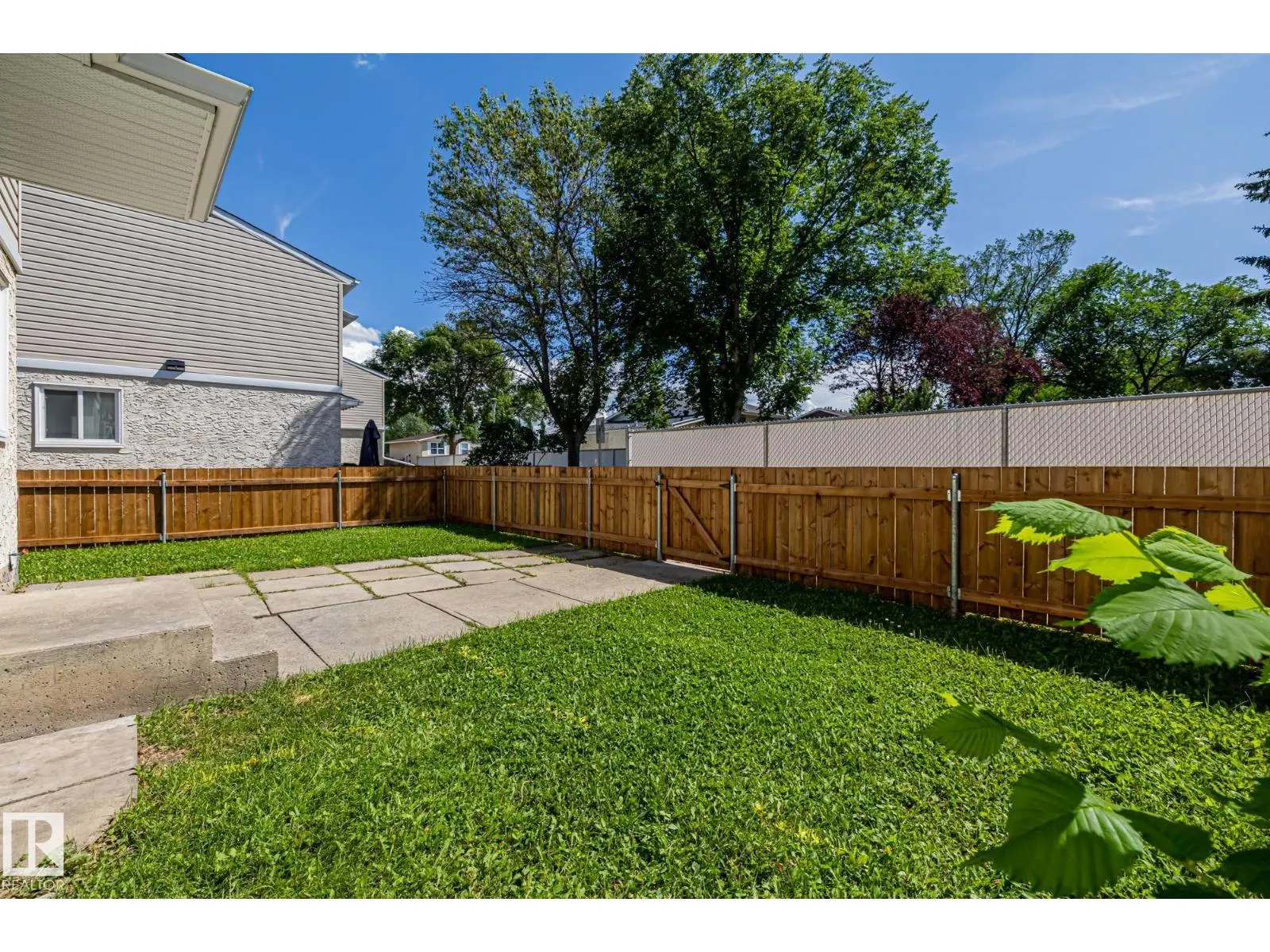 2B CLAREVIEW VG NW