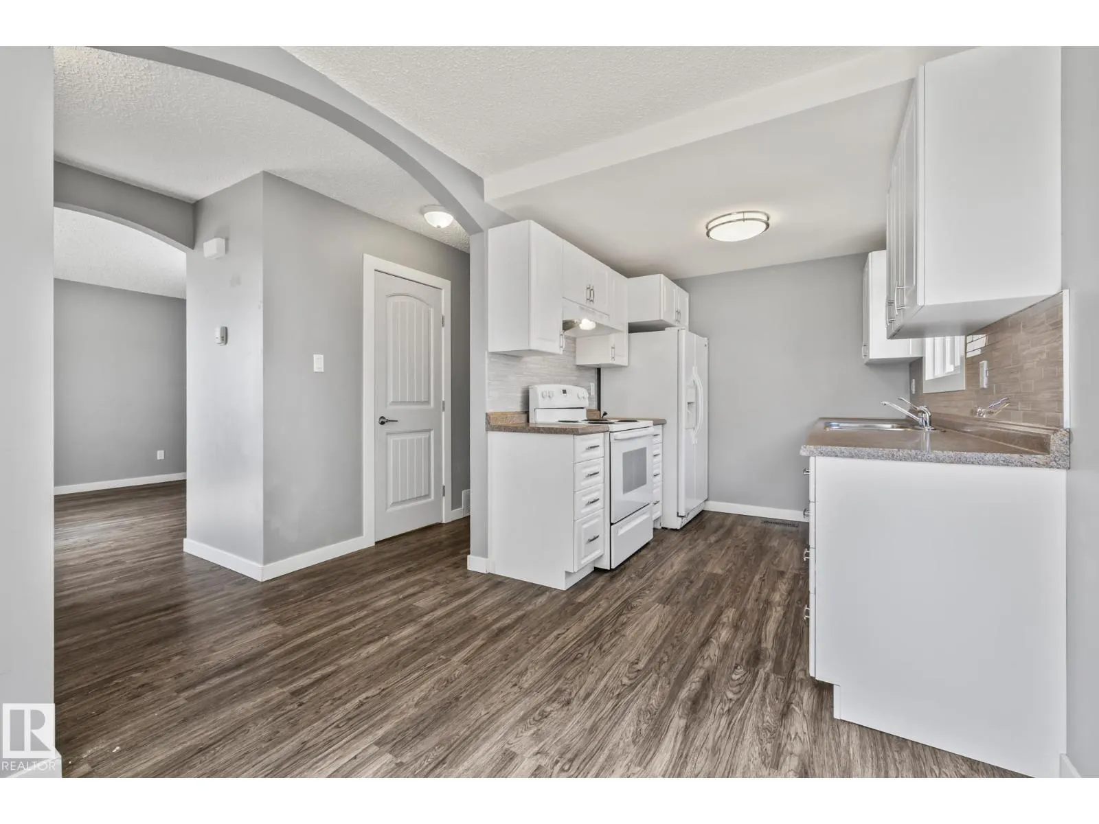 2B CLAREVIEW VG NW