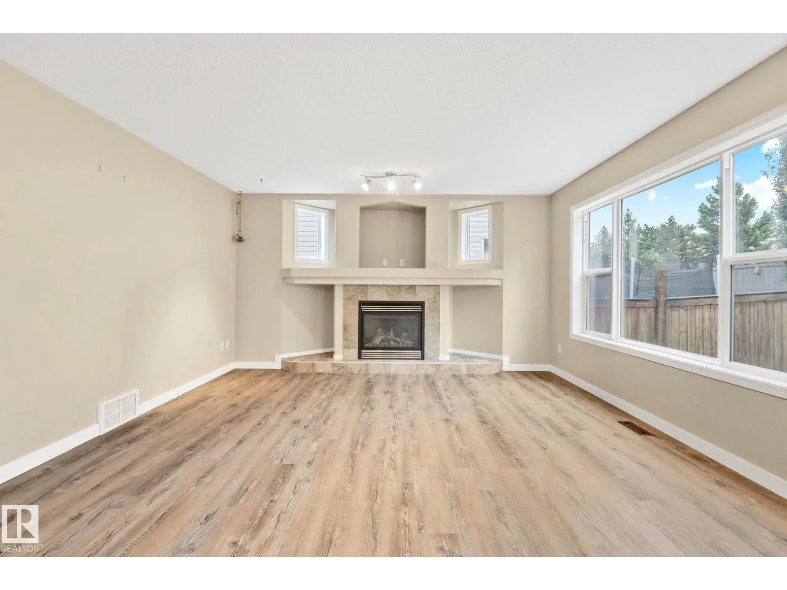 61 RUE MONETTE