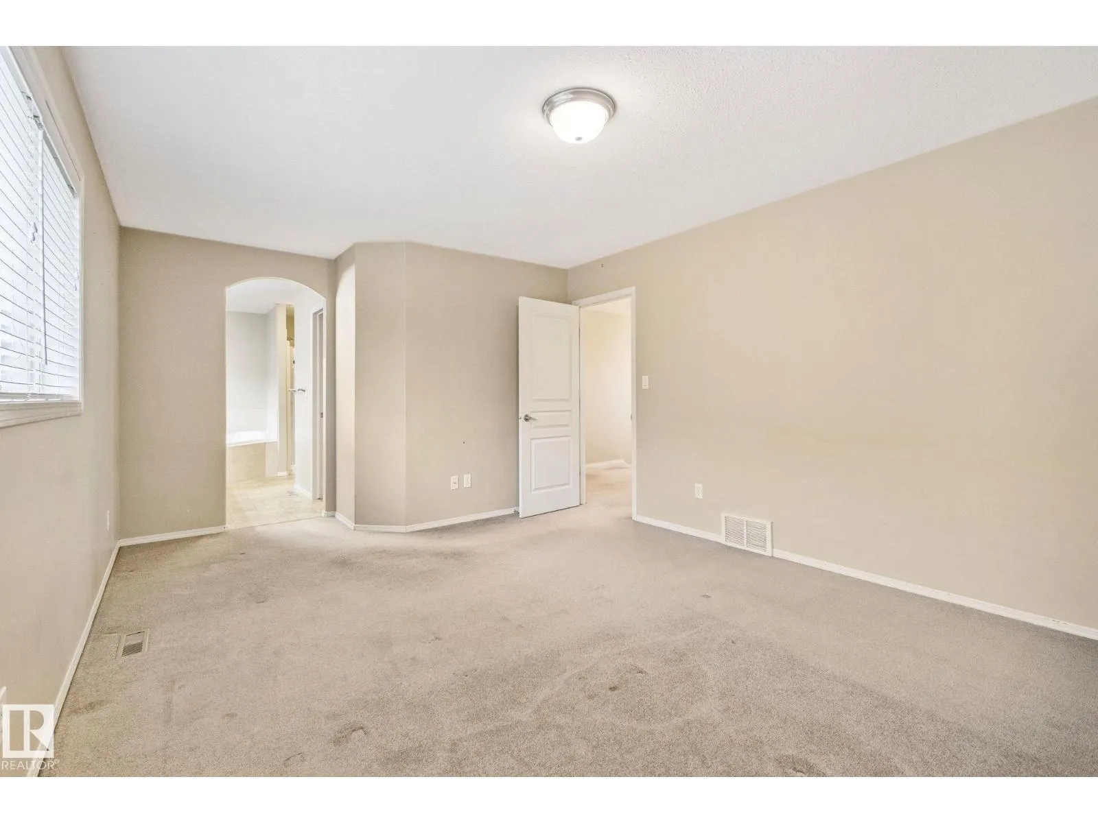 61 RUE MONETTE
