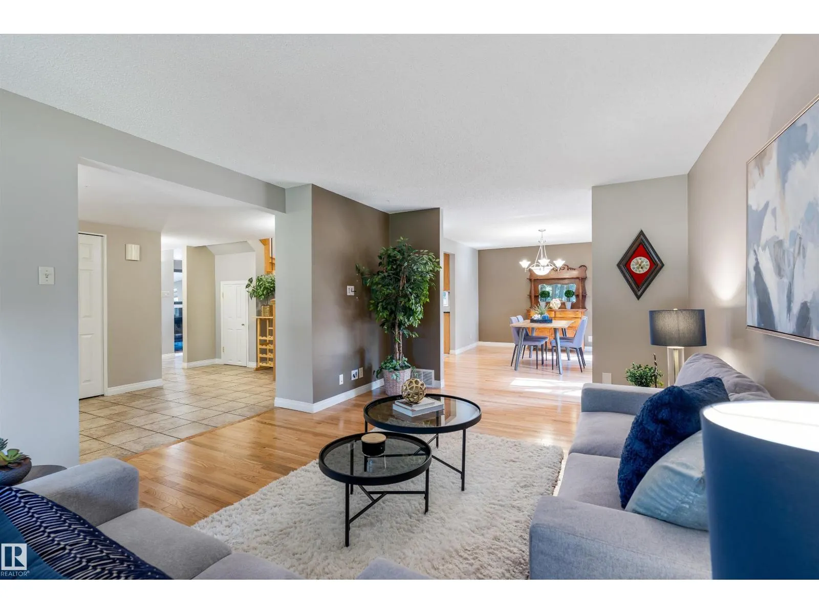 81 LANGHOLM DR