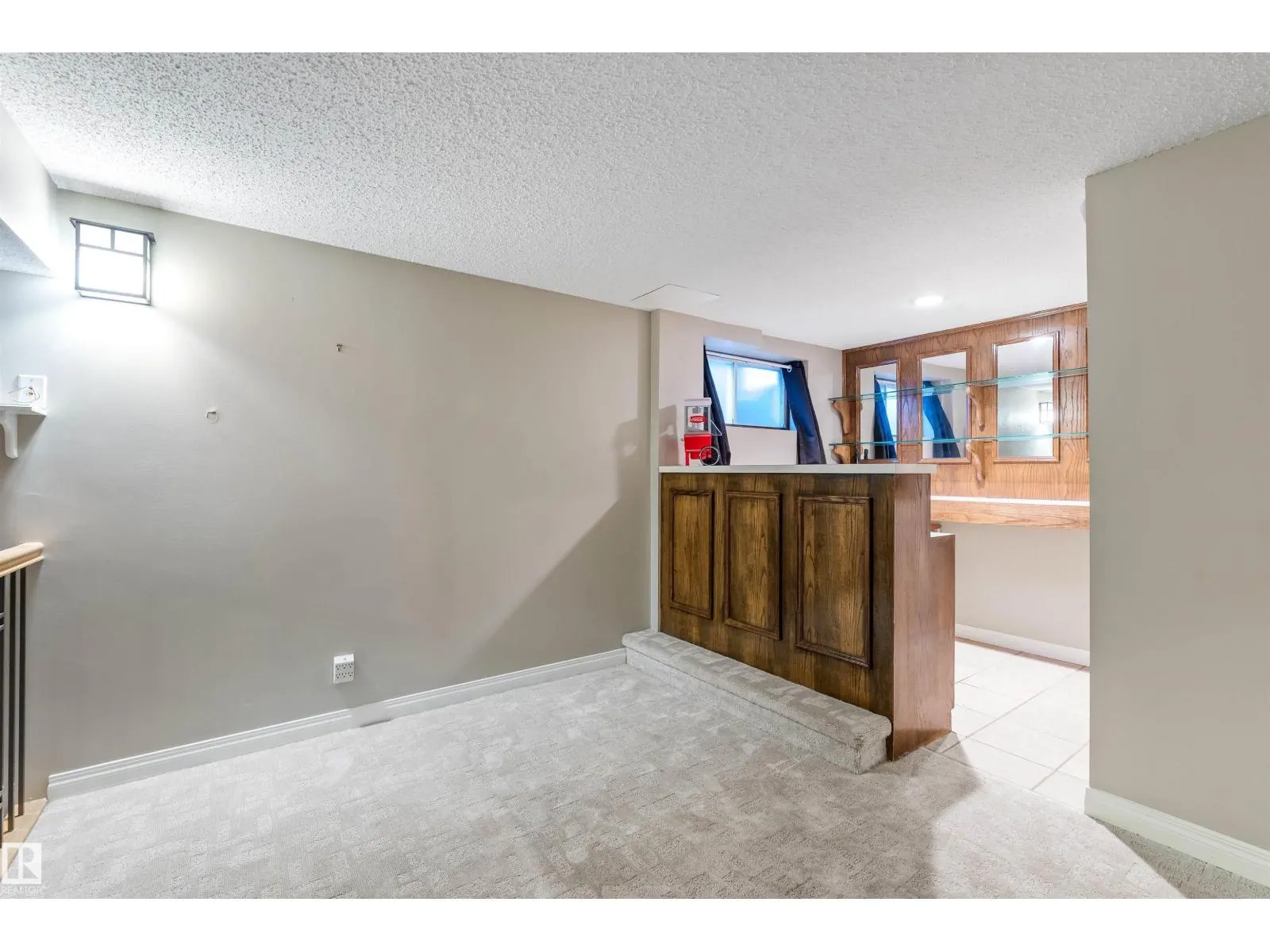 81 LANGHOLM DR