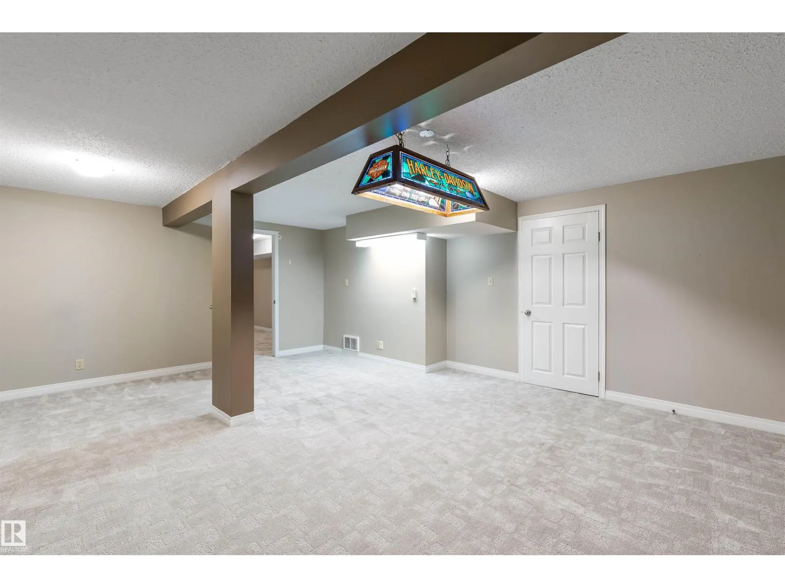 81 LANGHOLM DR