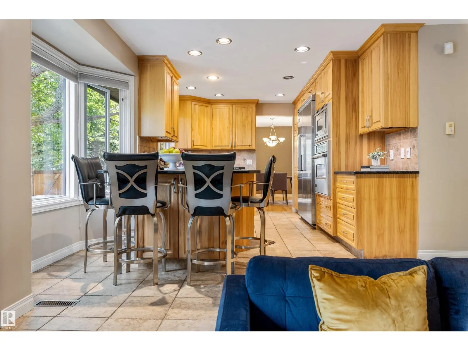81 LANGHOLM DR