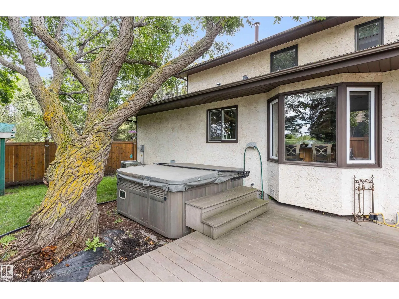 81 LANGHOLM DR