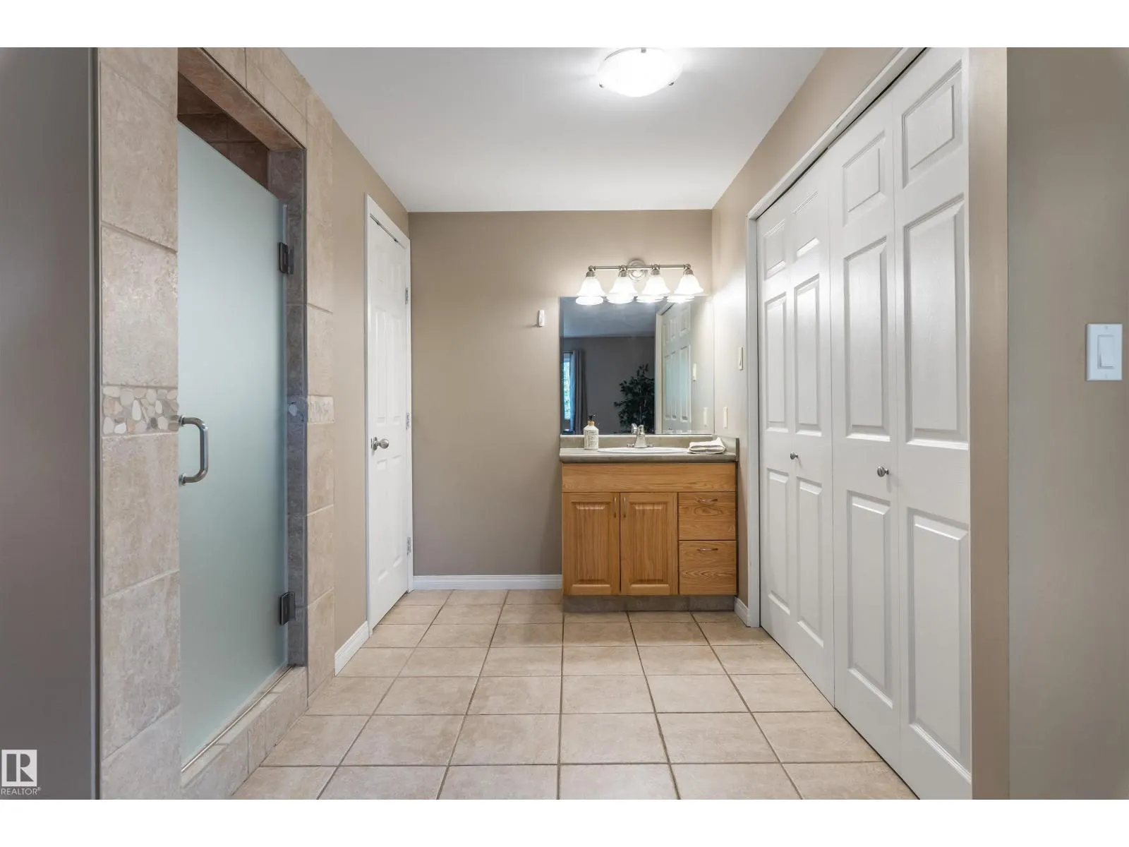 81 LANGHOLM DR