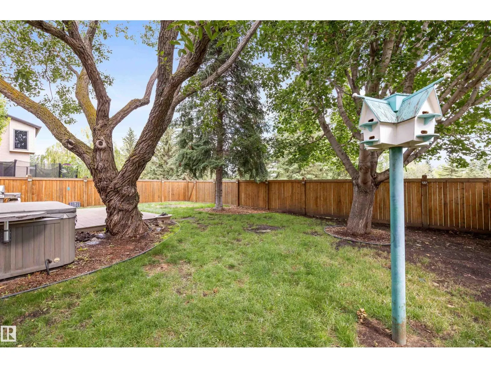 81 LANGHOLM DR