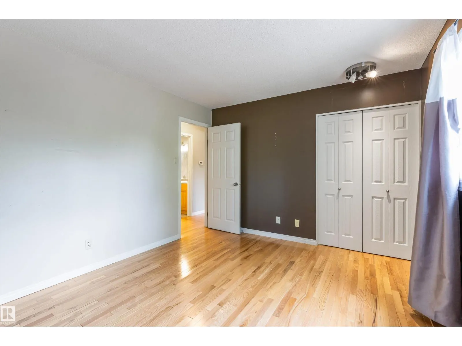 81 LANGHOLM DR