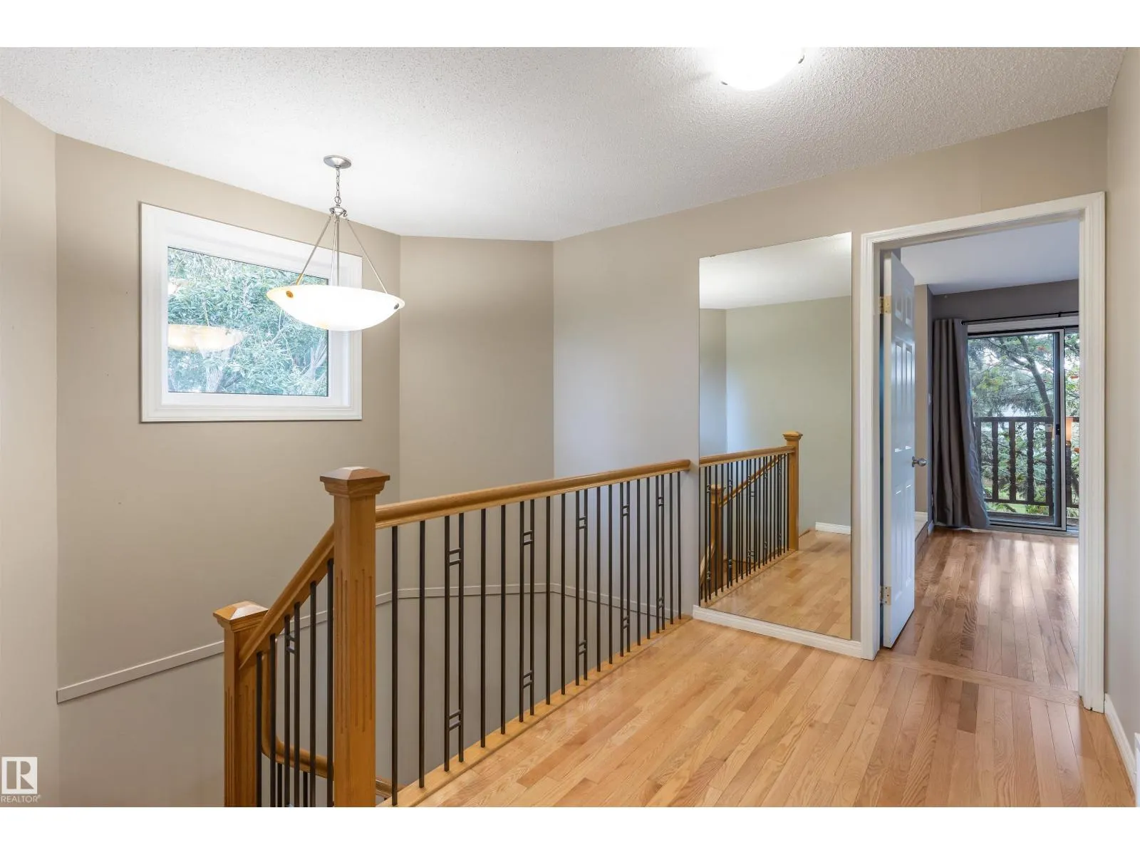 81 LANGHOLM DR