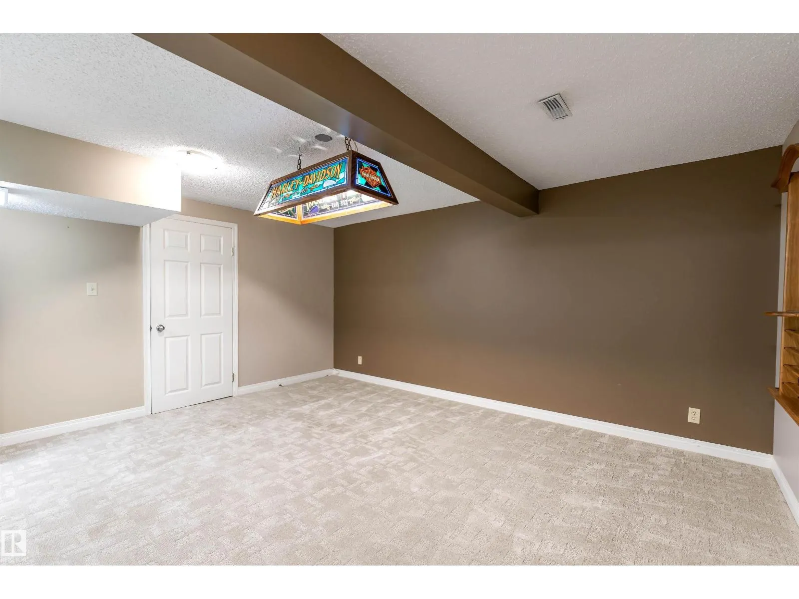 81 LANGHOLM DR