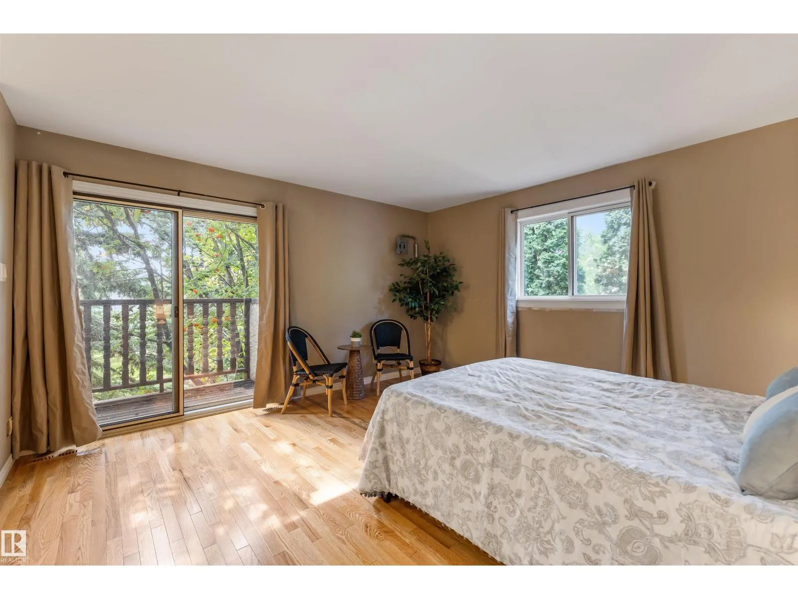 81 LANGHOLM DR