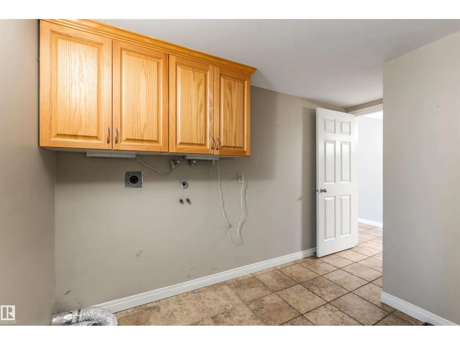81 LANGHOLM DR