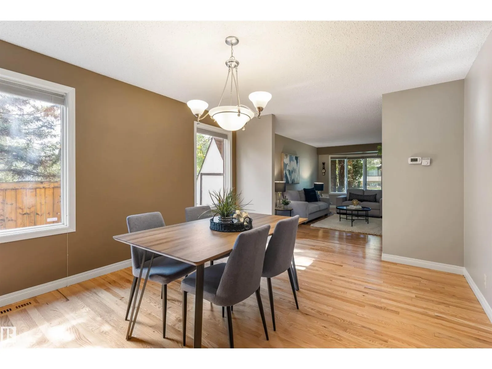 81 LANGHOLM DR