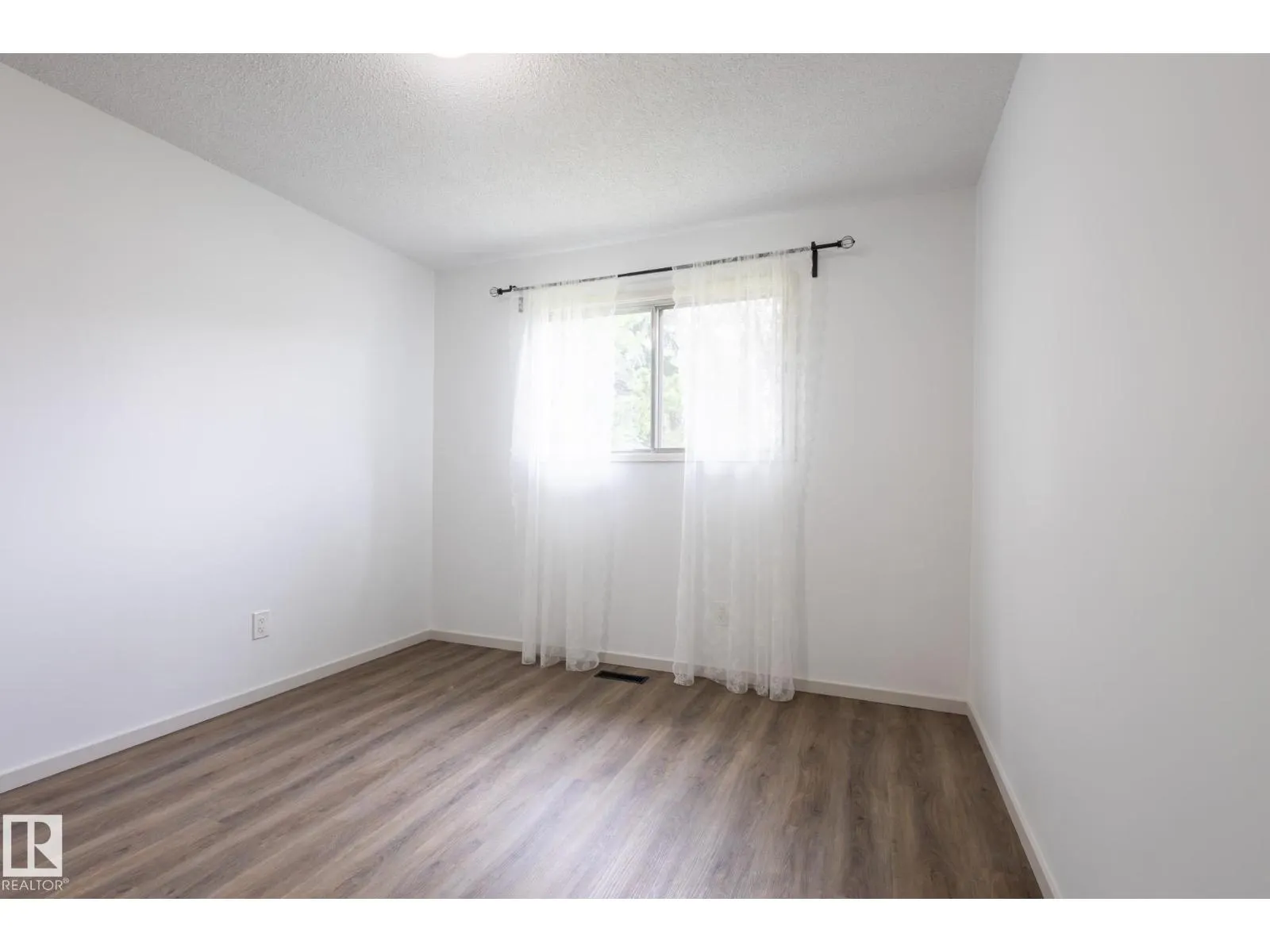 75 MARION DR