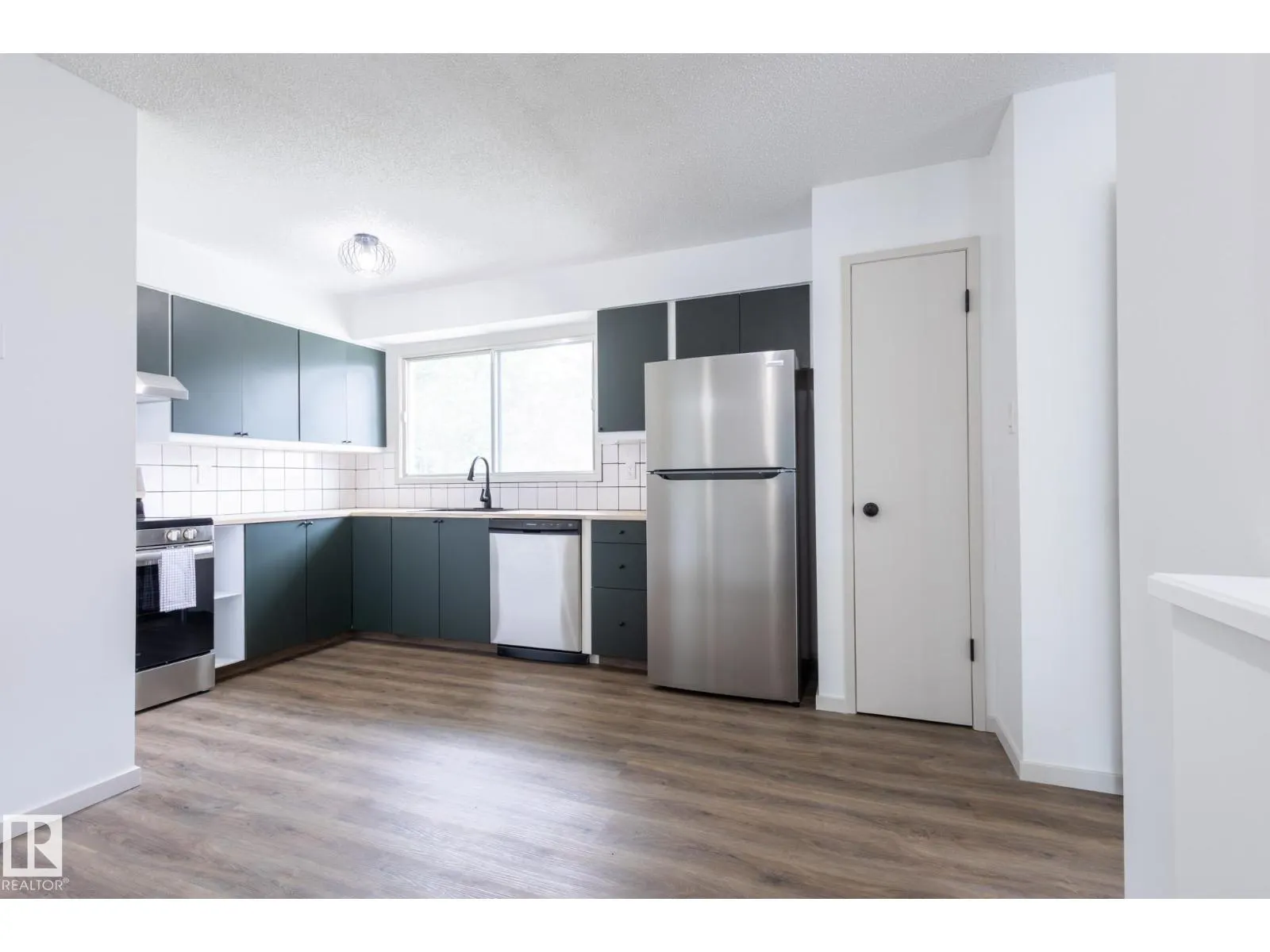 75 MARION DR