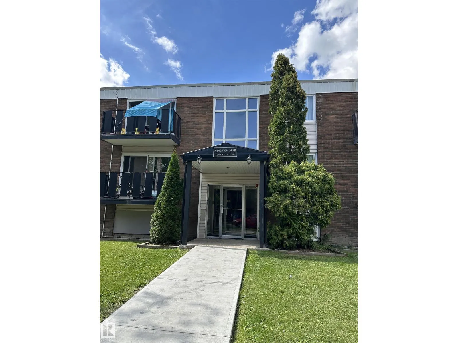 #6 10640 111 ST NW