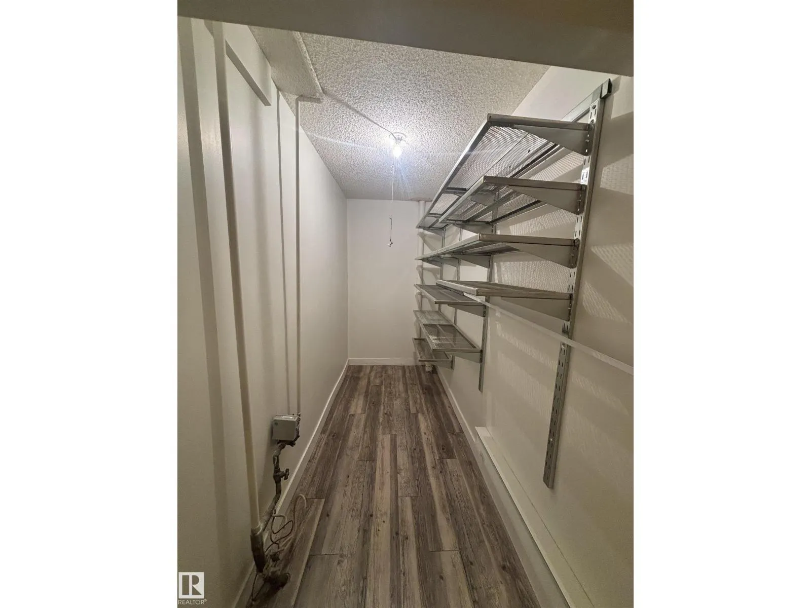 5979 40 AV NW