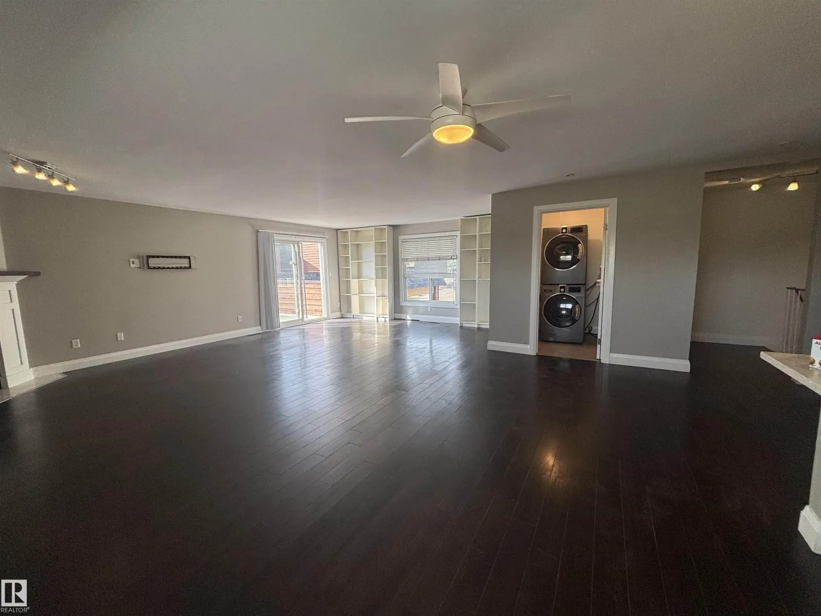 5979 40 AV NW