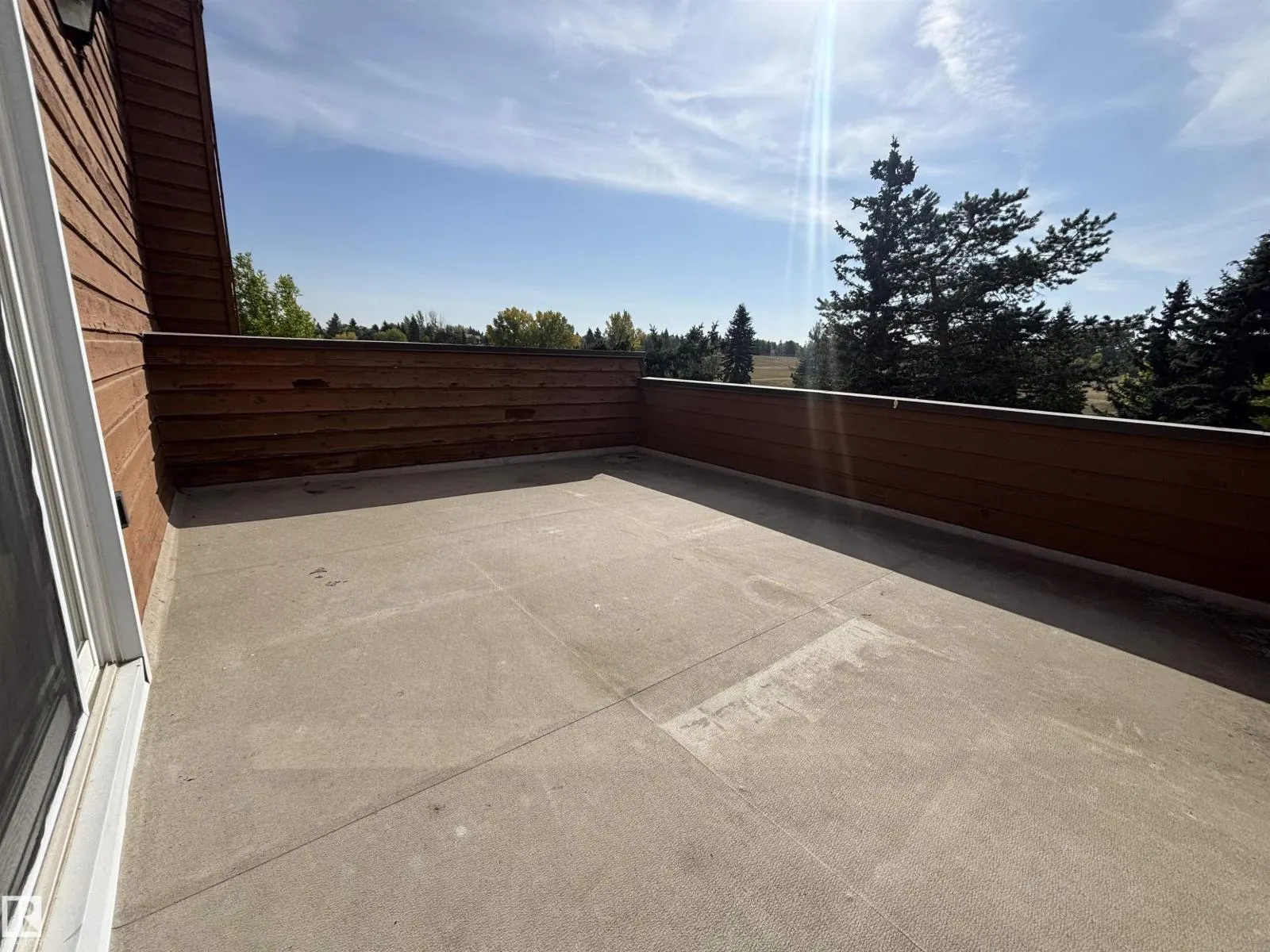 5979 40 AV NW