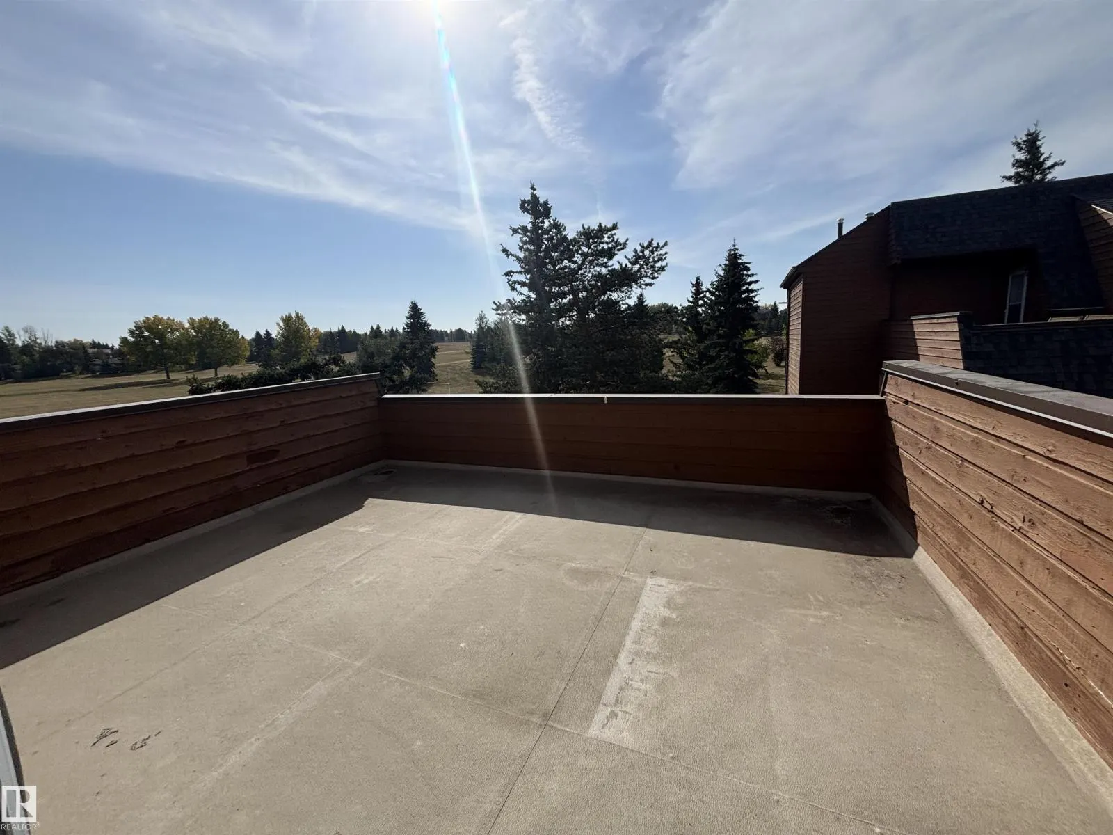 5979 40 AV NW