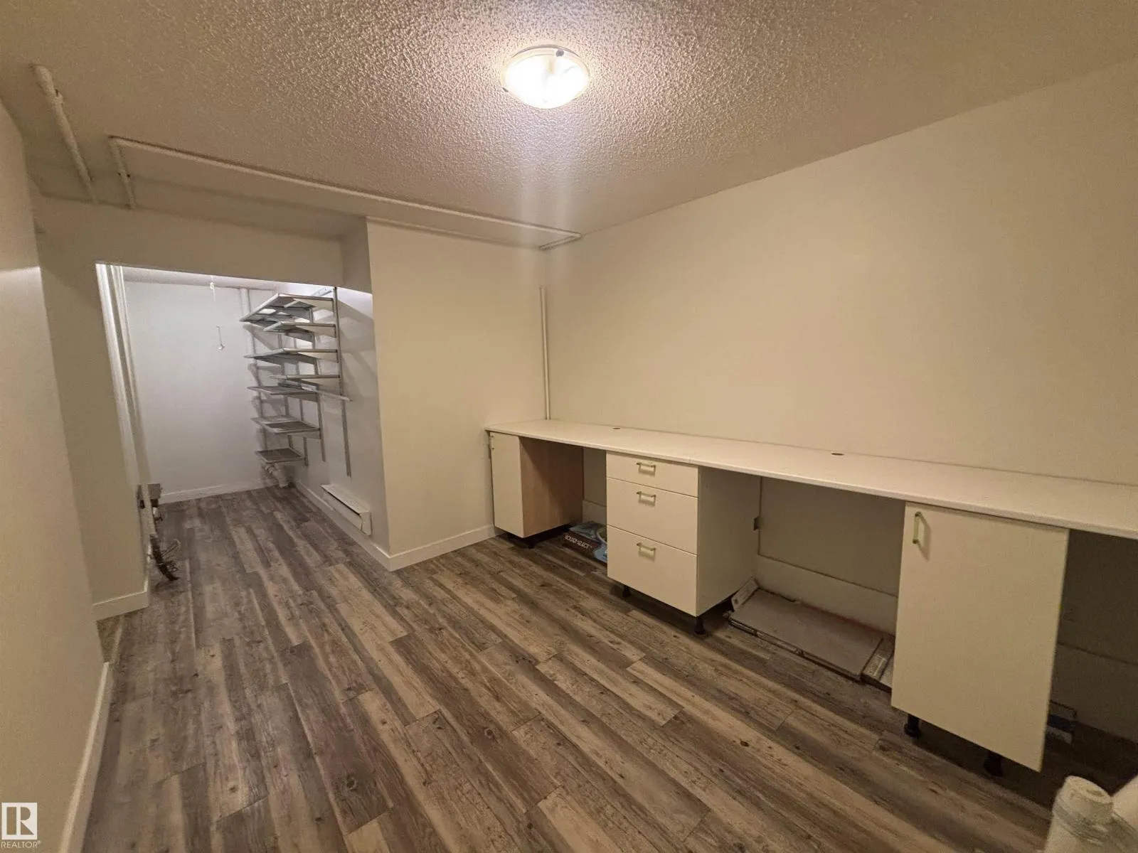 5979 40 AV NW