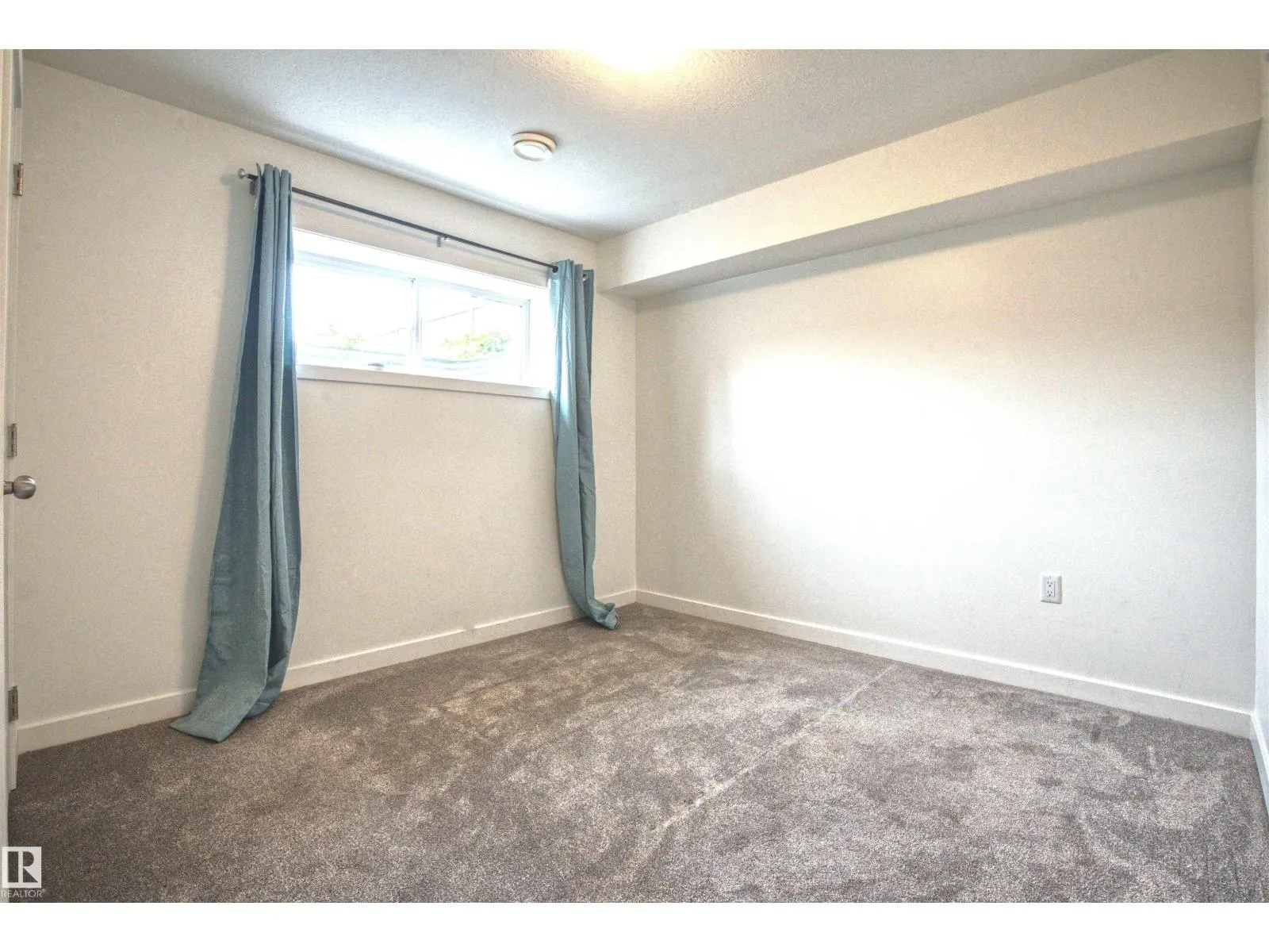 3327 PARKER LO SW