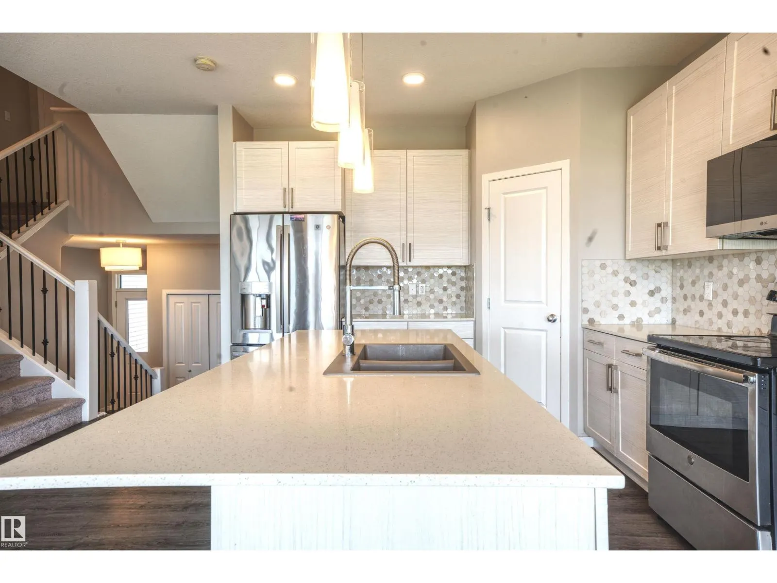 3327 PARKER LO SW