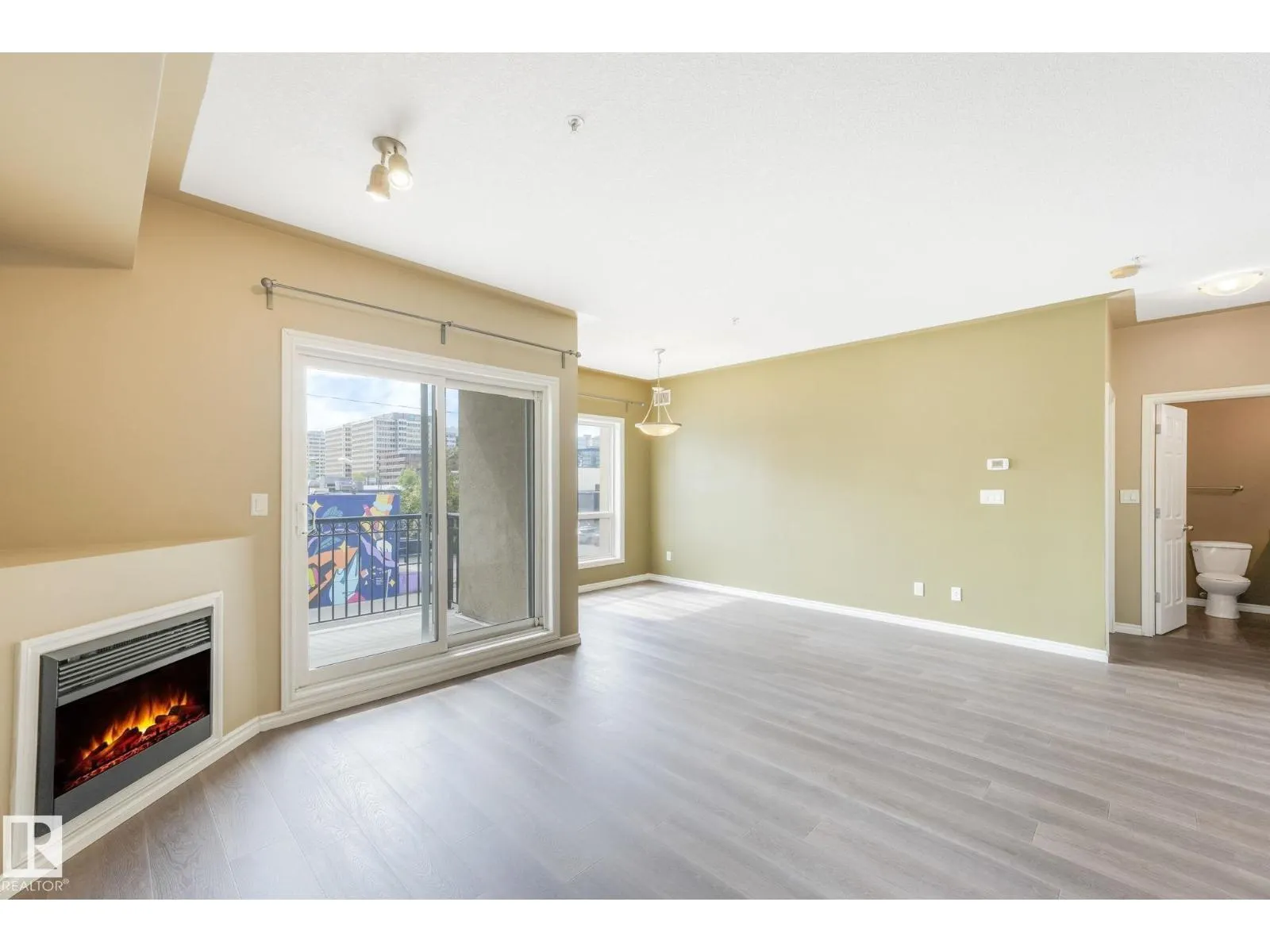 #310 10606 102 AV NW