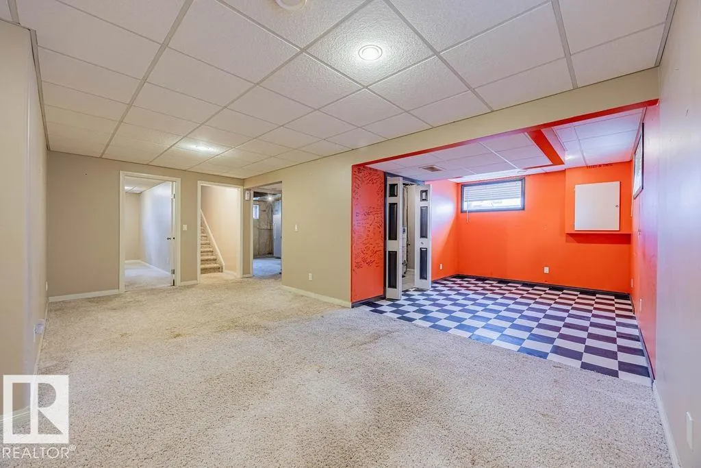 5026 53 Ave