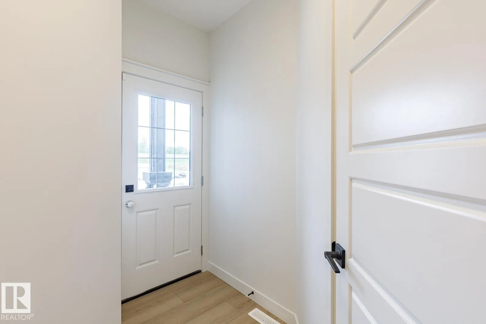 82 Silverstone DR