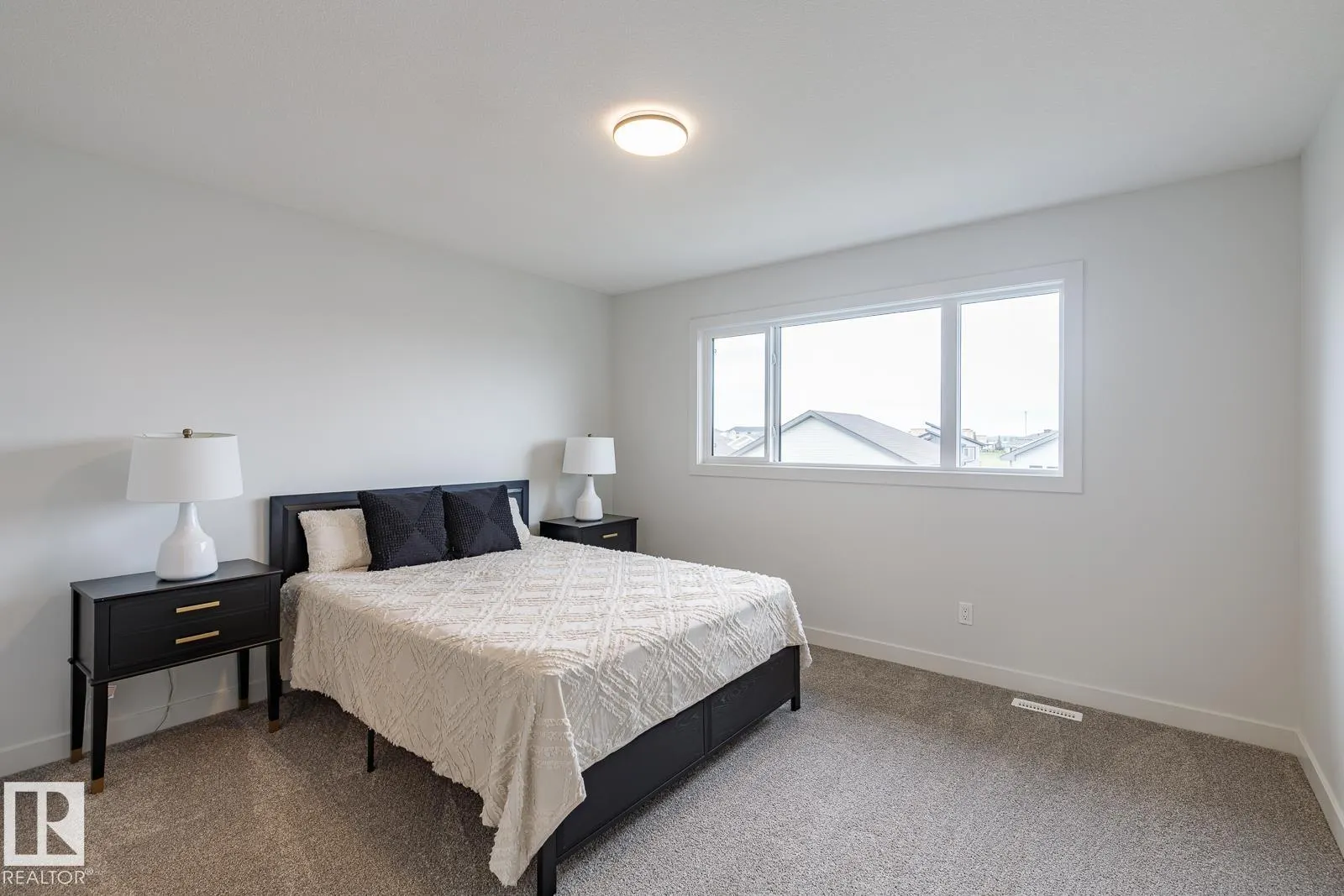 82 Silverstone DR