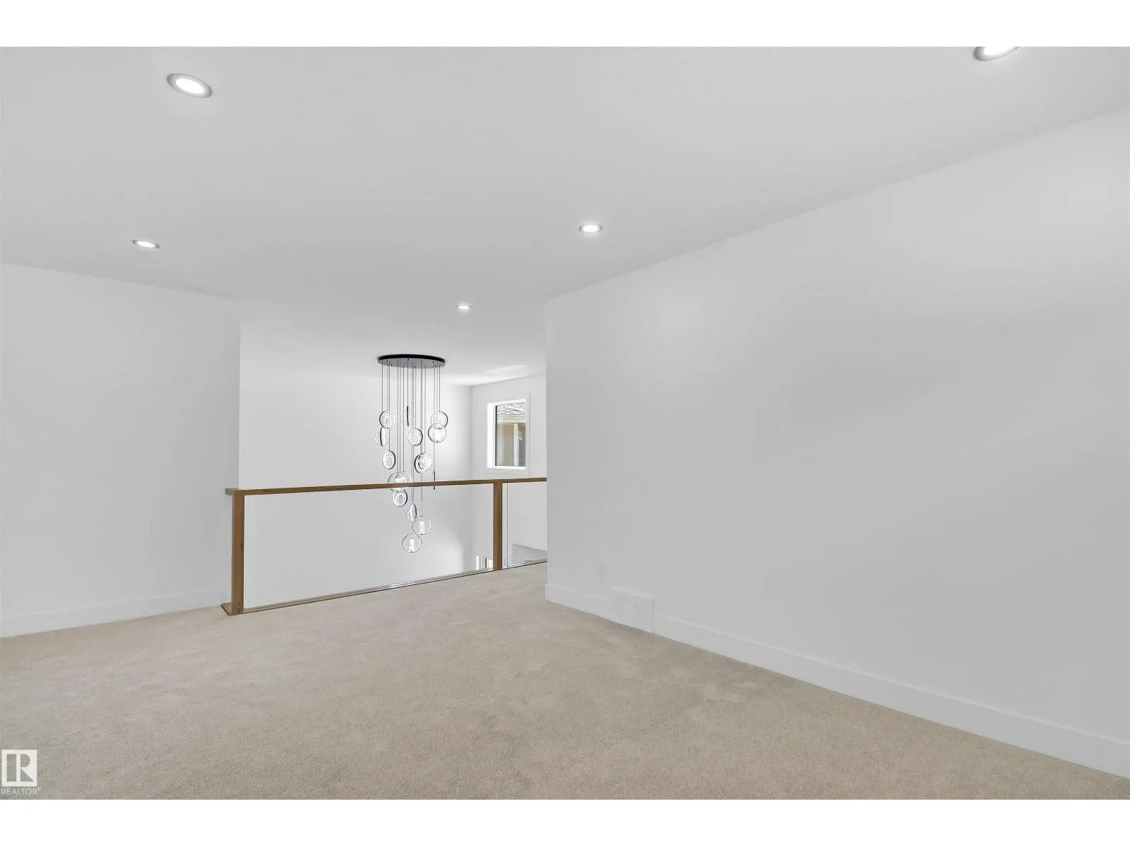 15043 15 ST NW