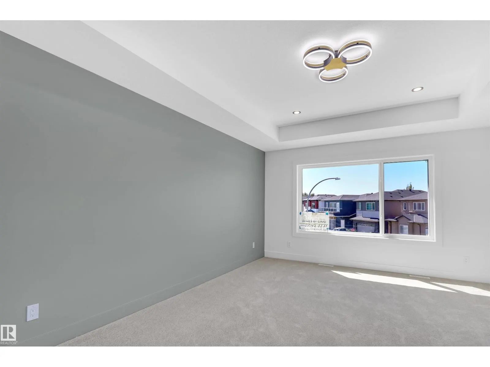 15043 15 ST NW