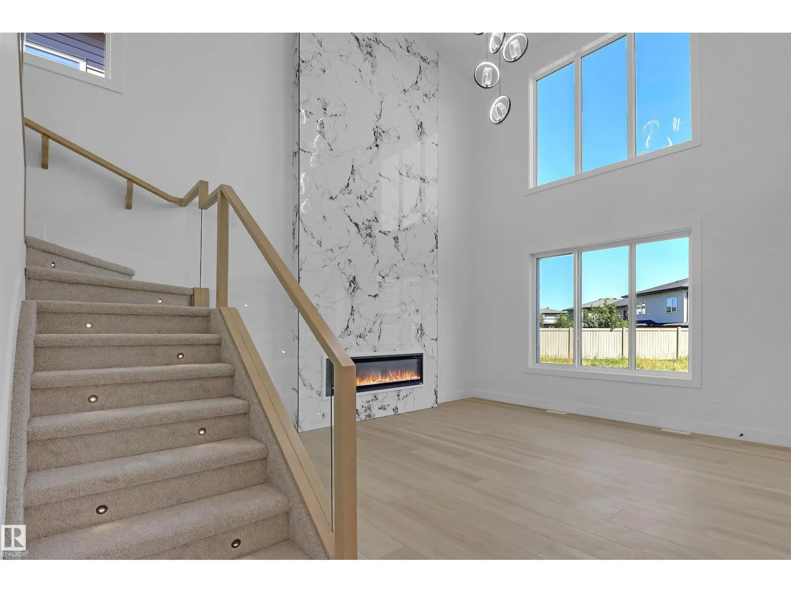 15043 15 ST NW