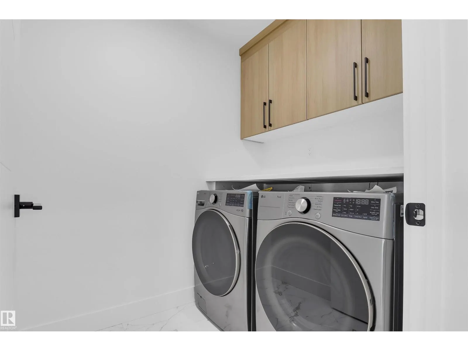 15043 15 ST NW