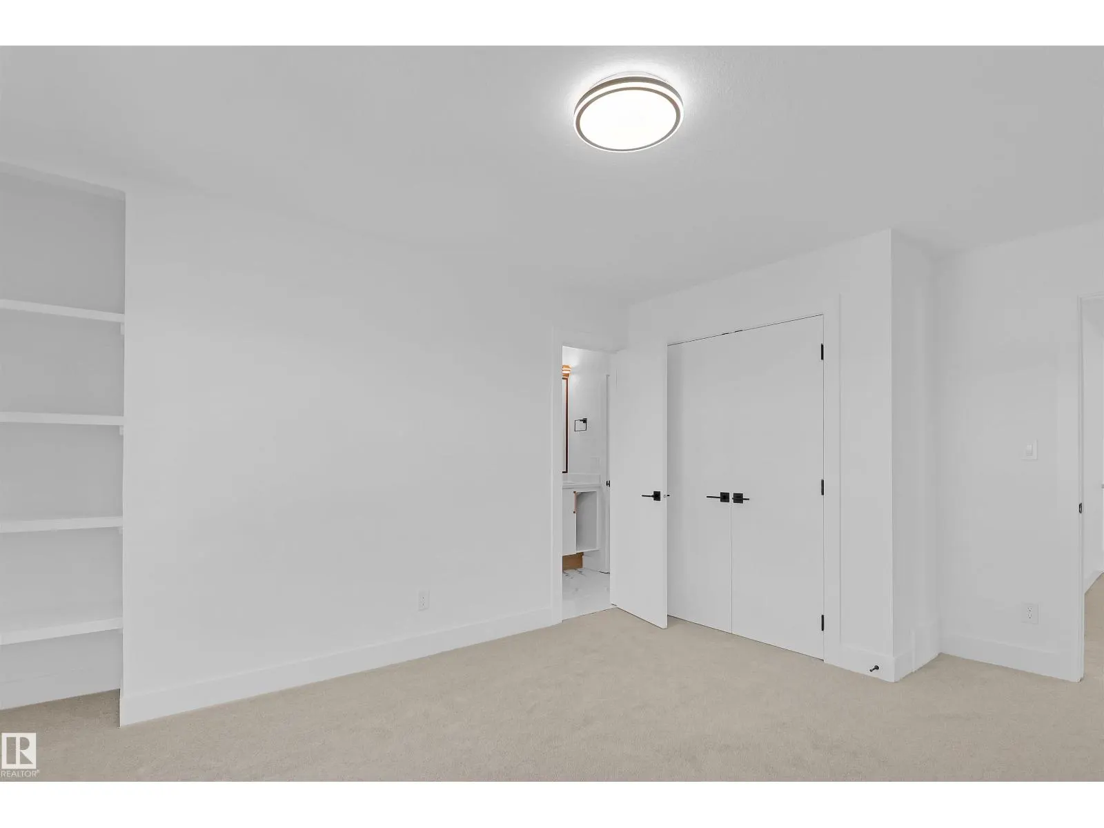 15043 15 ST NW