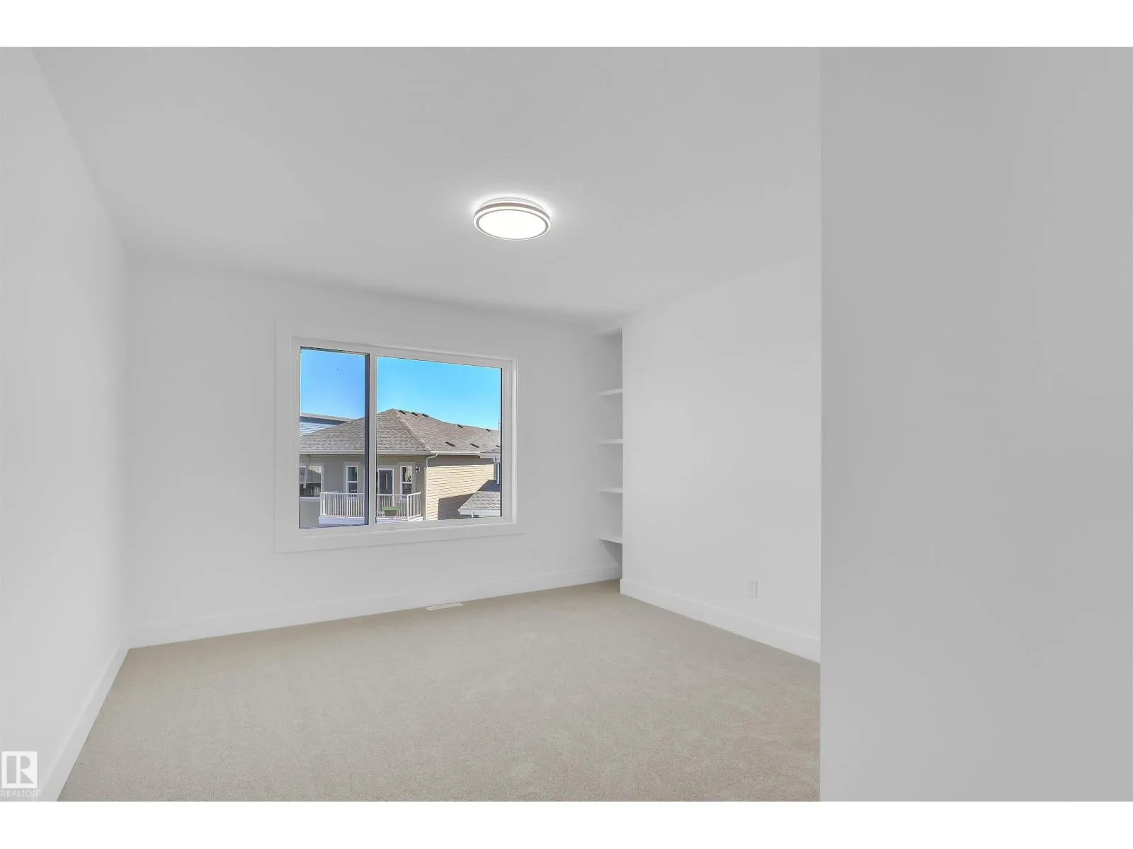 15043 15 ST NW