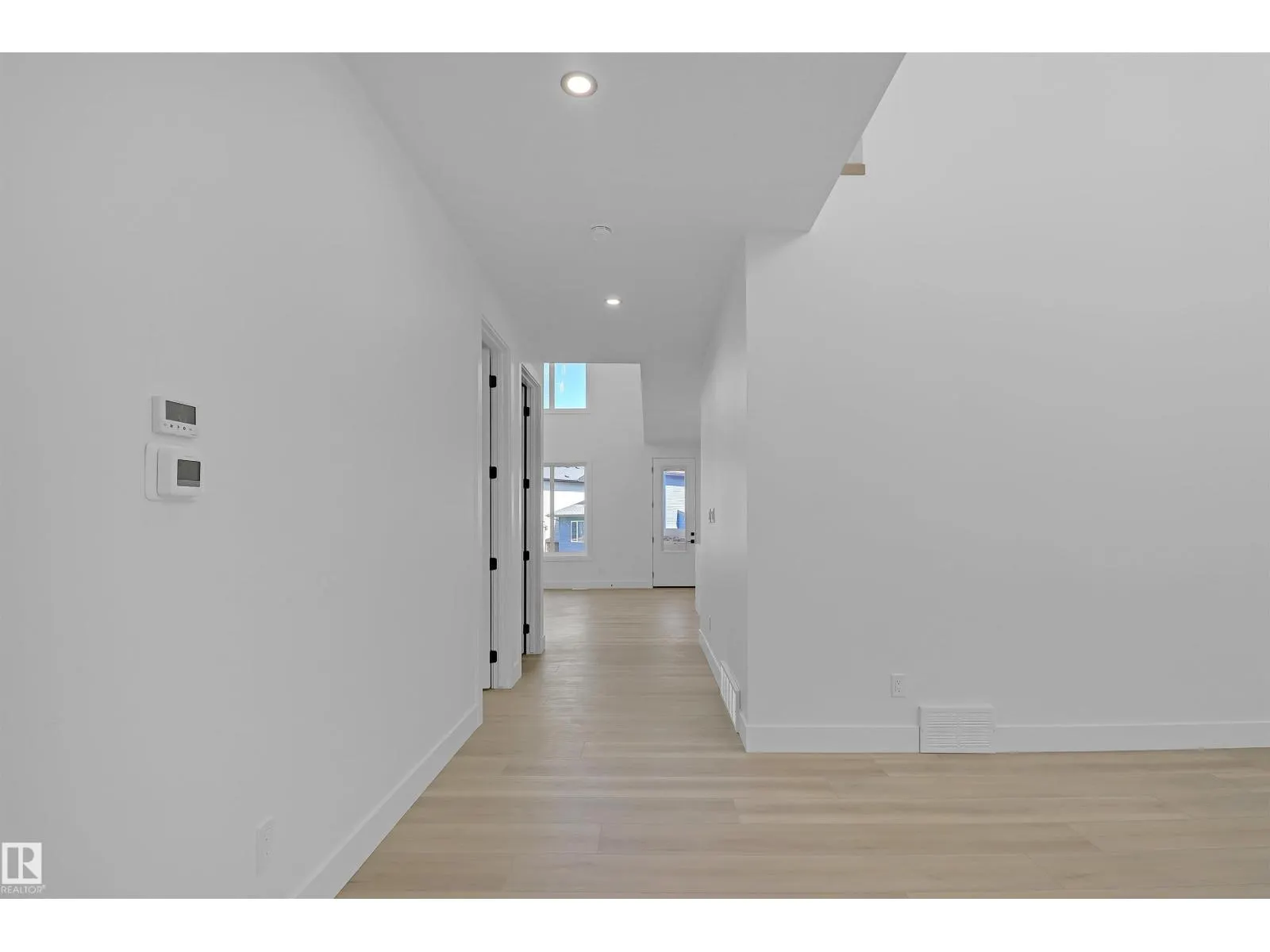 15043 15 ST NW