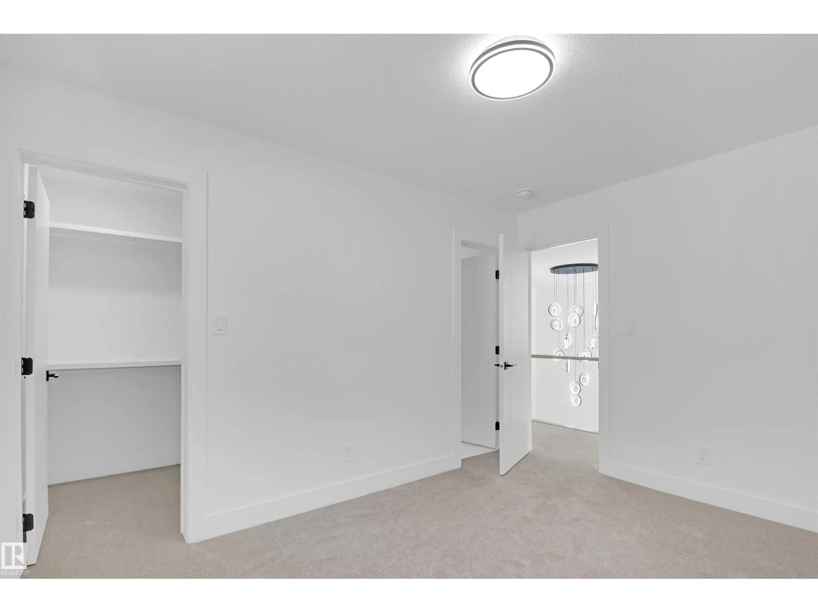 15043 15 ST NW