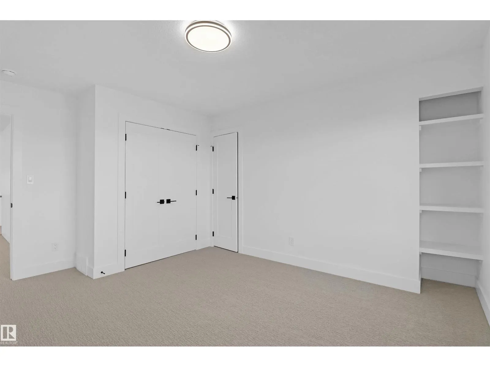 1504 151 AV NW